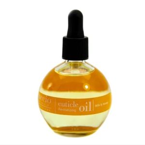 Cuccio Naturale Milk & Honey Cuticle Oil